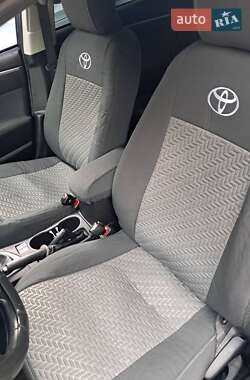 Седан Toyota Corolla 2013 в 