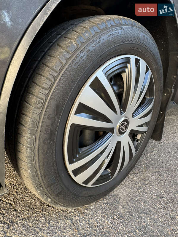 Седан Toyota Corolla 2010 в Дніпрі