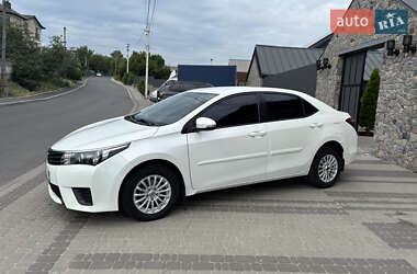 Седан Toyota Corolla 2015 в 