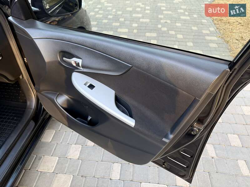 Седан Toyota Corolla 2013 в Одессе