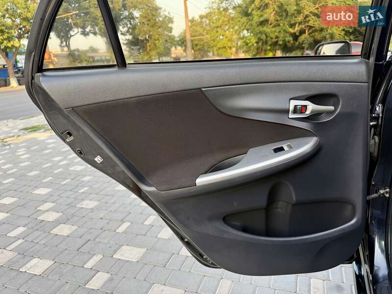 Седан Toyota Corolla 2013 в Одессе