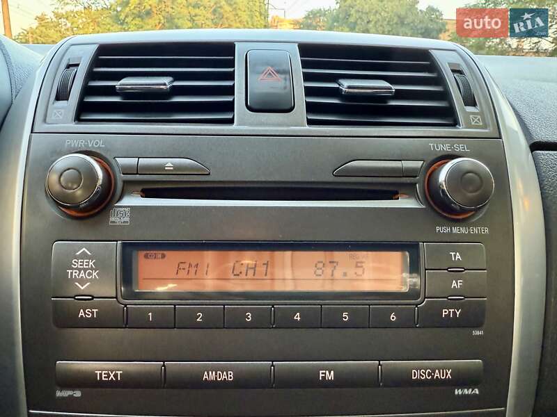 Седан Toyota Corolla 2013 в Одессе
