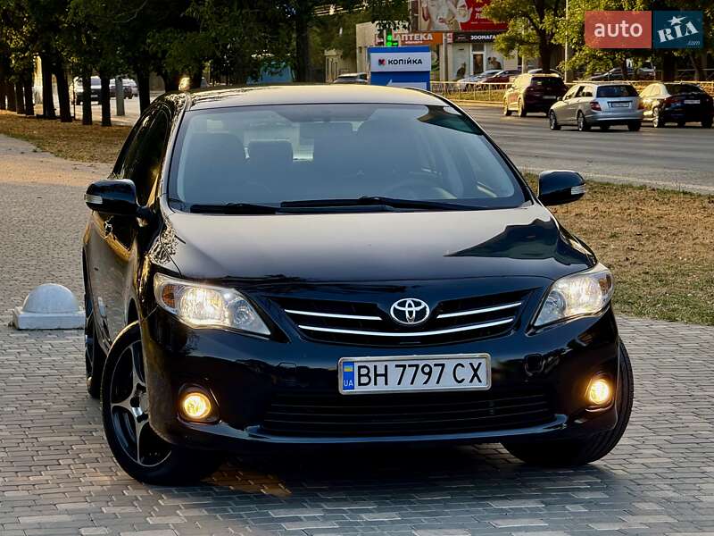 Седан Toyota Corolla 2013 в Одессе
