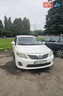 Седан Toyota Corolla 2011 в Львове