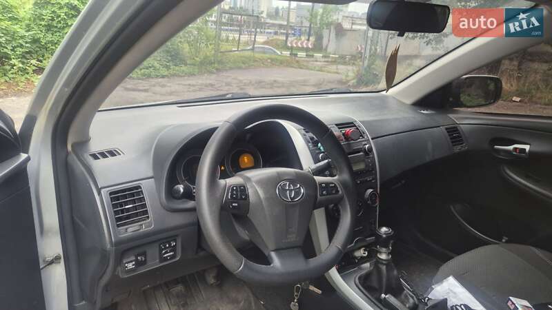 Седан Toyota Corolla 2010 в Киеве фото 3 Седан Toyota Corolla 2010 в Киеве