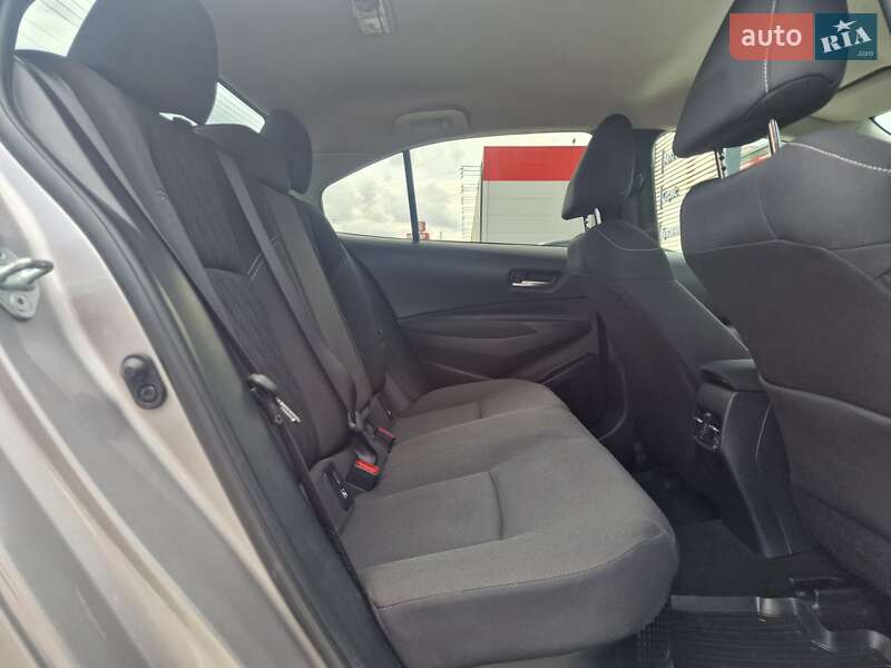 Седан Toyota Corolla 2019 в Рівному