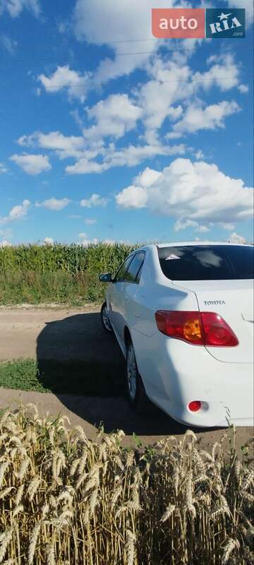 Седан Toyota Corolla 2008 в Тернополі