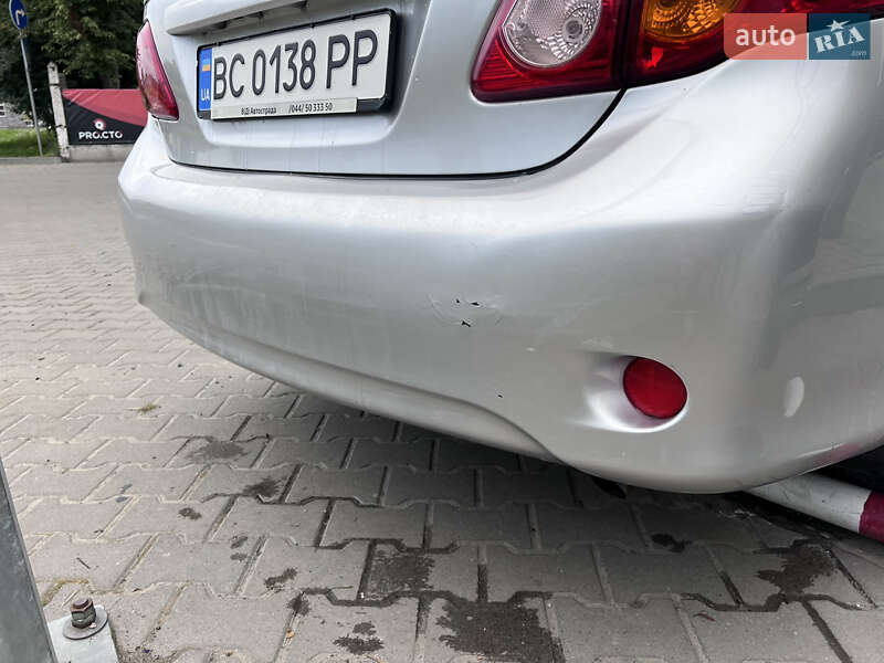 Седан Toyota Corolla 2008 в Львове