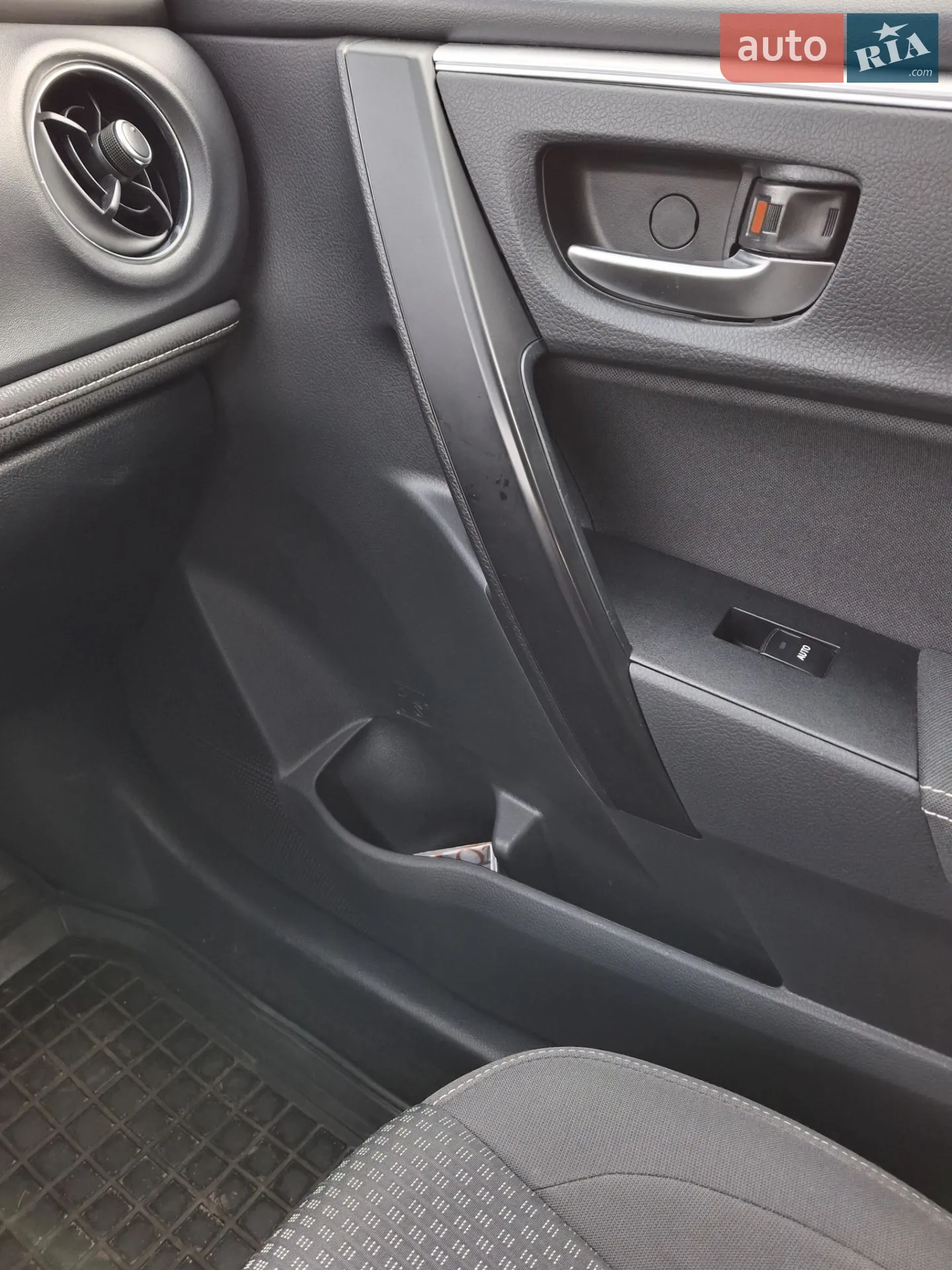 2016 Toyota Corolla - мініатюра 26