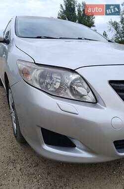 Седан Toyota Corolla 2006 в Чернівцях