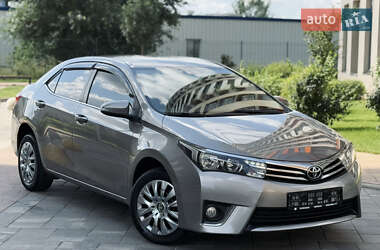 Седан Toyota Corolla 2014 в 