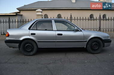 Седан Toyota Corolla 2000 в 