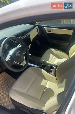 Седан Toyota Corolla 2018 в 