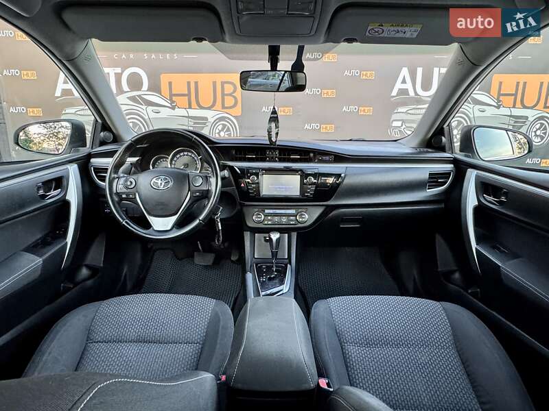 Седан Toyota Corolla 2013 в Харкові