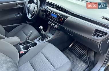 Седан Toyota Corolla 2016 в 