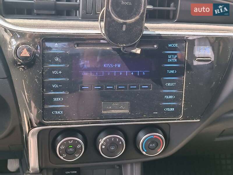 Седан Toyota Corolla 2016 в Харкові