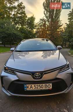 Седан Toyota Corolla 2020 в Киеве