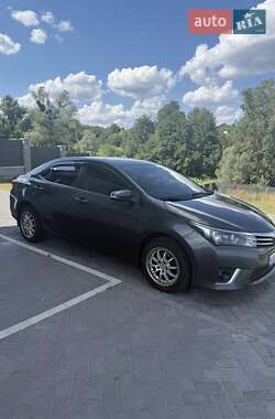 Седан Toyota Corolla 2014 в Киеве