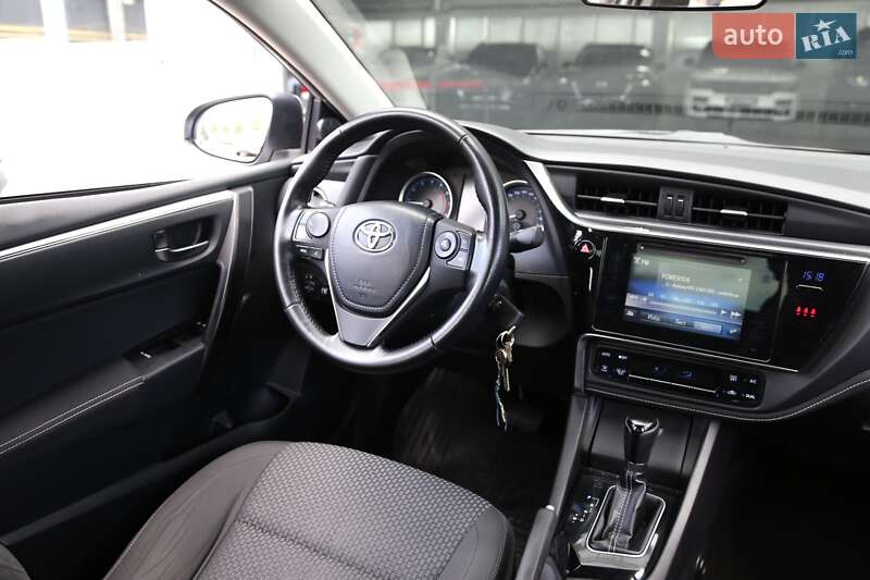 Седан Toyota Corolla 2018 в Києві