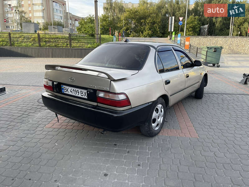 Седан Toyota Corolla 1995 в Тернополе фото 2 Седан Toyota Corolla 1995 в Тернополе