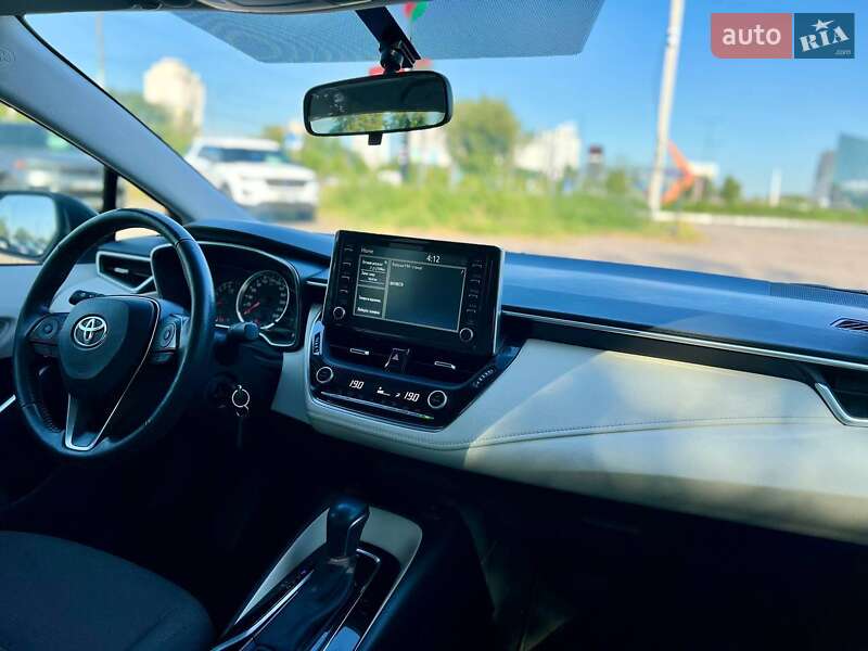 Седан Toyota Corolla 2019 в Киеве
