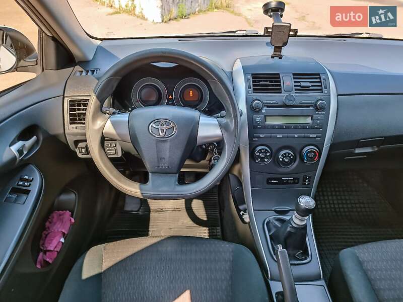 Седан Toyota Corolla 2010 в Бердичеве