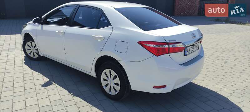 Седан Toyota Corolla 2016 в Хмельницком