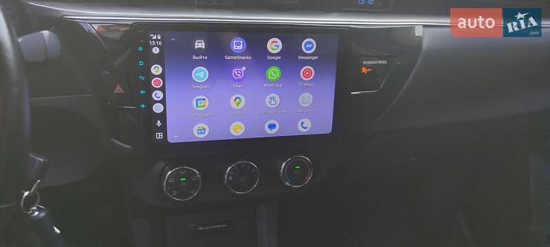 Седан Toyota Corolla 2016 в Хмельницком