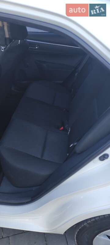 Седан Toyota Corolla 2016 в Хмельницком