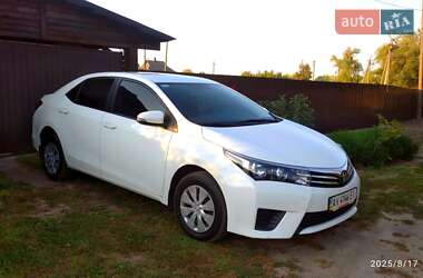 Седан Toyota Corolla 2015 в Змиеве