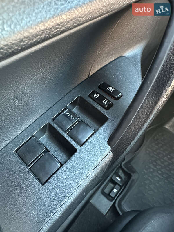 Седан Toyota Corolla 2013 в Вінниці фото 13 Седан Toyota Corolla 2013 в Вінниці