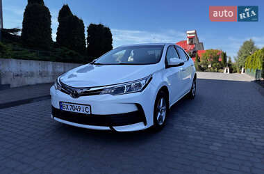 Седан Toyota Corolla 2017 в Хмельницком