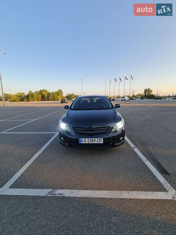 Седан Toyota Corolla 2008 в Києві