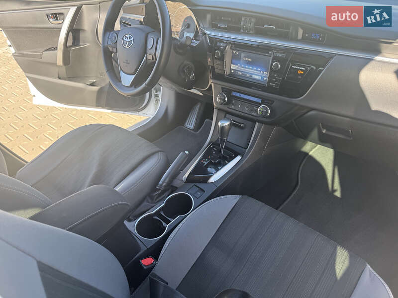 Седан Toyota Corolla 2016 в Одессе