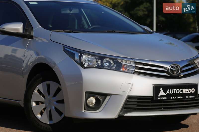 Седан Toyota Corolla 2014 в Киеве