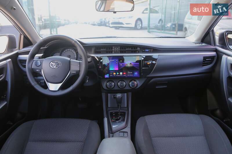Седан Toyota Corolla 2014 в Киеве