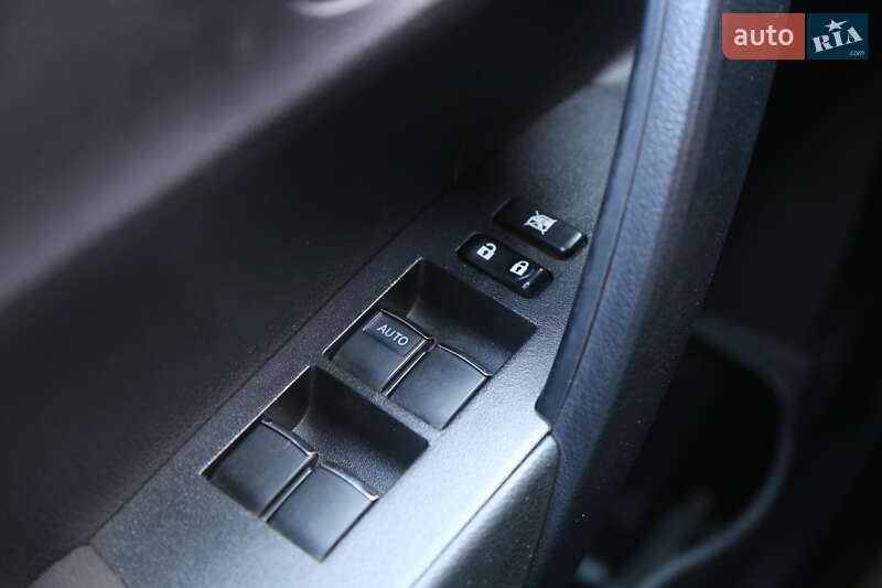 Седан Toyota Corolla 2014 в Киеве