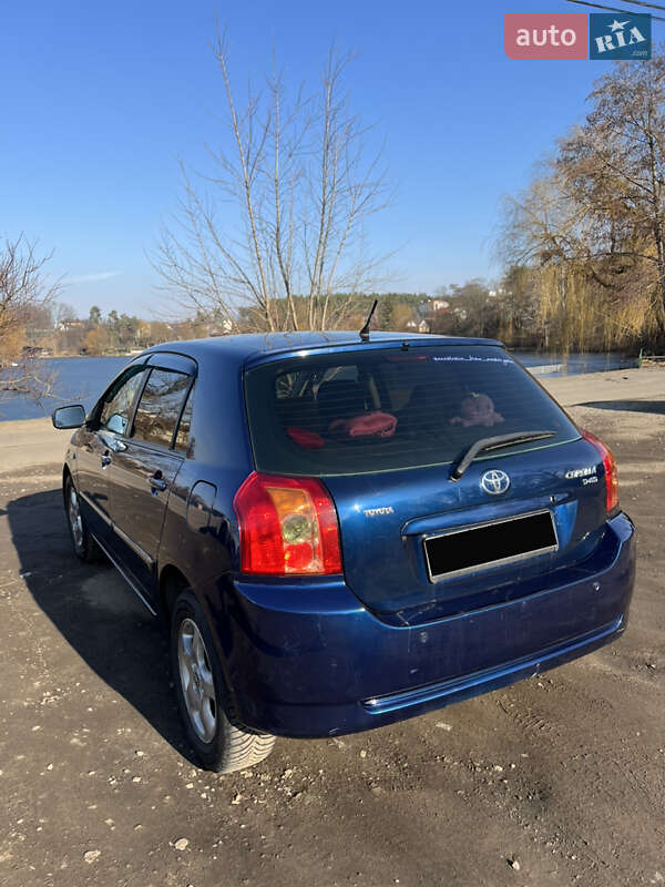 Хетчбек Toyota Corolla 2005 в Гатне