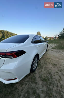 Седан Toyota Corolla 2019 в 