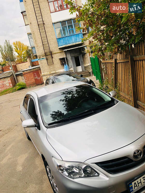 Седан Toyota Corolla 2010 в Славянске