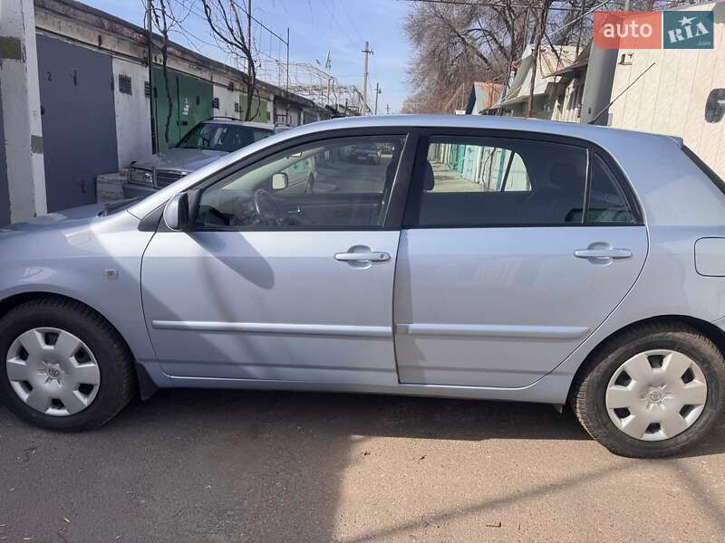 Toyota Corolla 2004