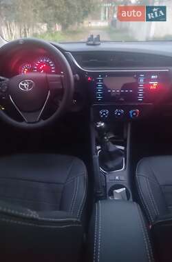 Седан Toyota Corolla 2018 в 