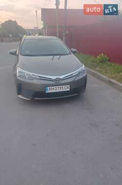 Седан Toyota Corolla 2018 в 