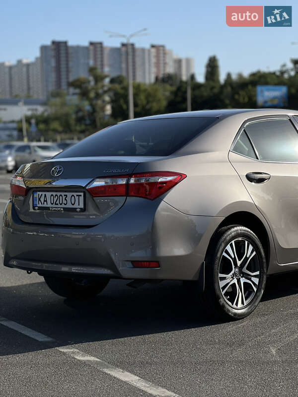 Седан Toyota Corolla 2015 в Києві фото 9 Седан Toyota Corolla 2015 в Києві