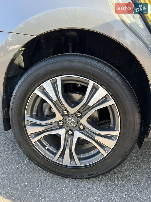 Седан Toyota Corolla 2015 в Києві фото 14 Седан Toyota Corolla 2015 в Києві