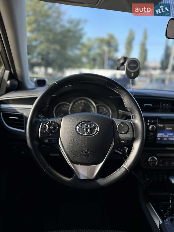 Седан Toyota Corolla 2015 в Києві фото 19 Седан Toyota Corolla 2015 в Києві