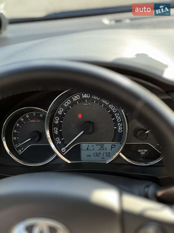 Седан Toyota Corolla 2015 в Києві фото 32 Седан Toyota Corolla 2015 в Києві