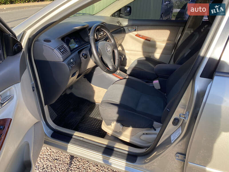 Седан Toyota Corolla 2006 в Киеве