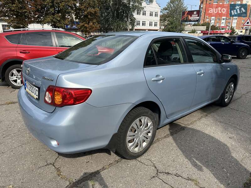 Седан Toyota Corolla 2008 в Полтаве