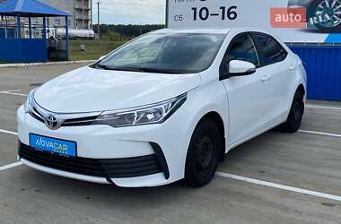 Седан Toyota Corolla 2018 в Киеве